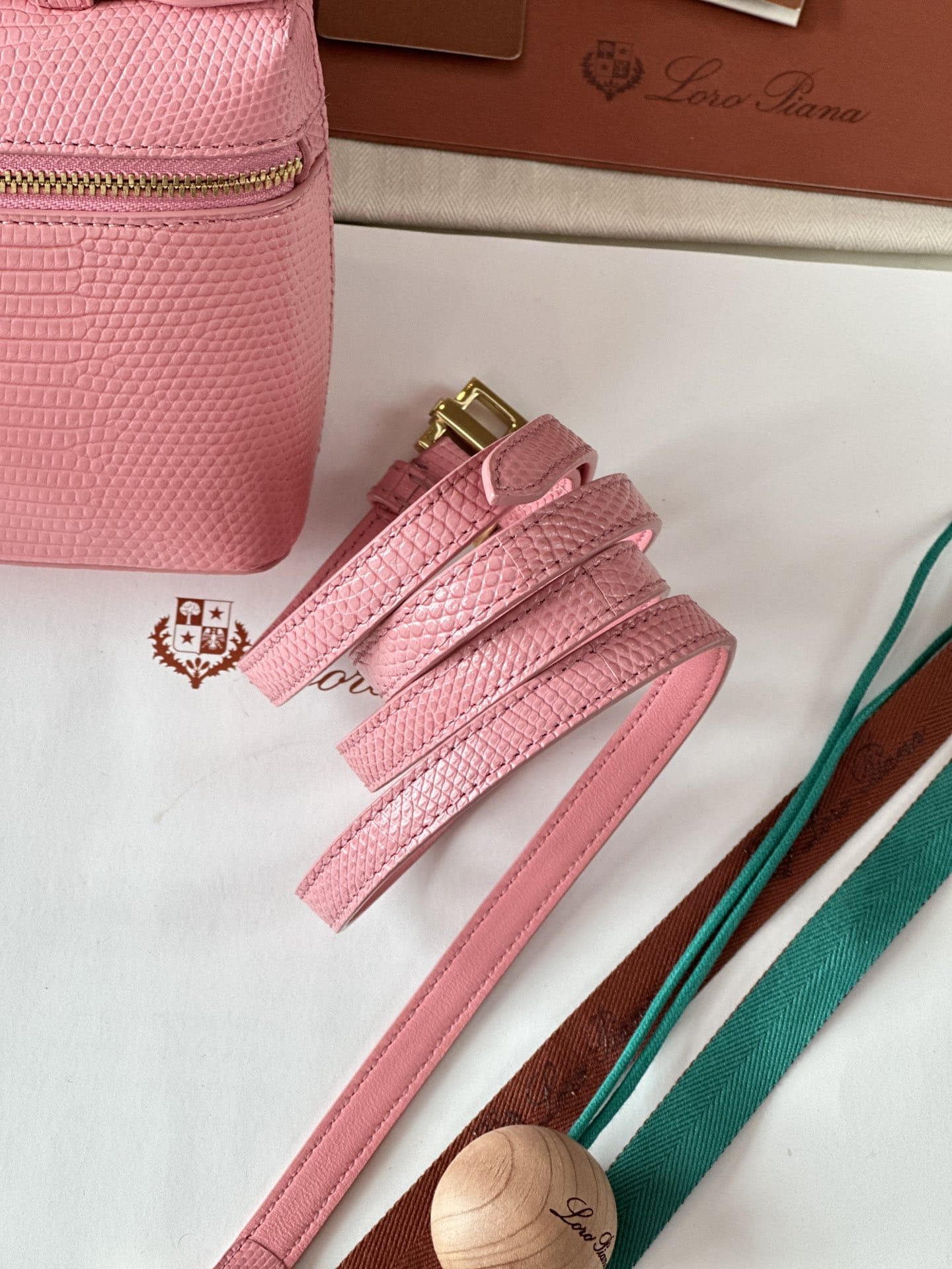 TÚI Loro Piana Women Extra bằng da thằn lằn(Liên hệ để được giá tốt nhất)