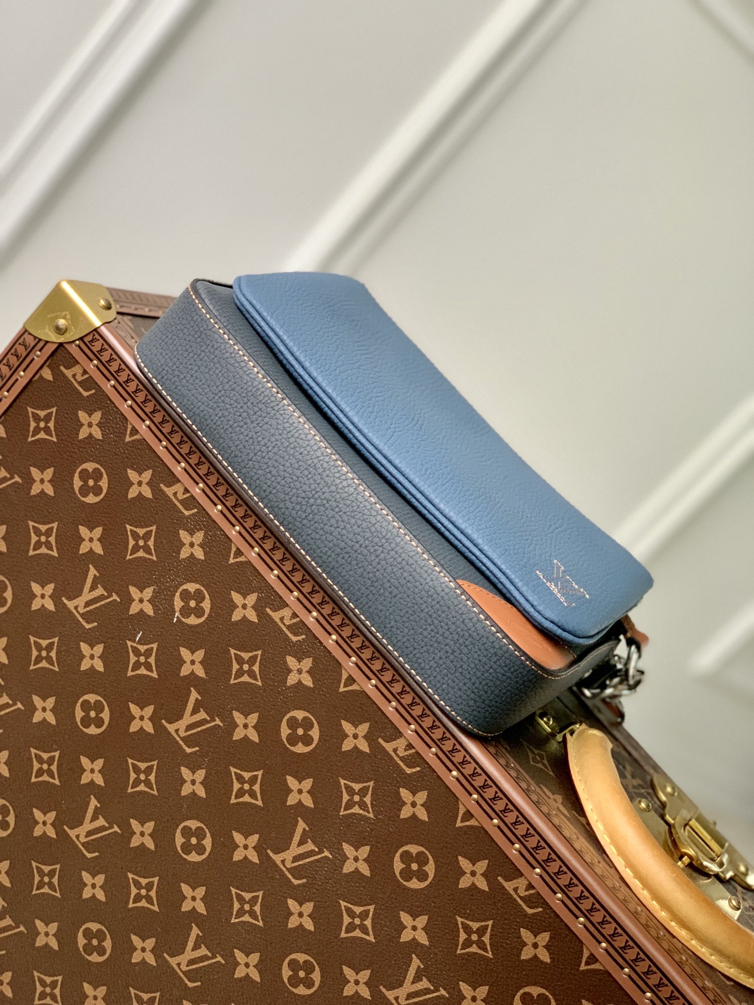 TÚI LOUIS VUITTON TRIO TAURILLON Messenger Bag
