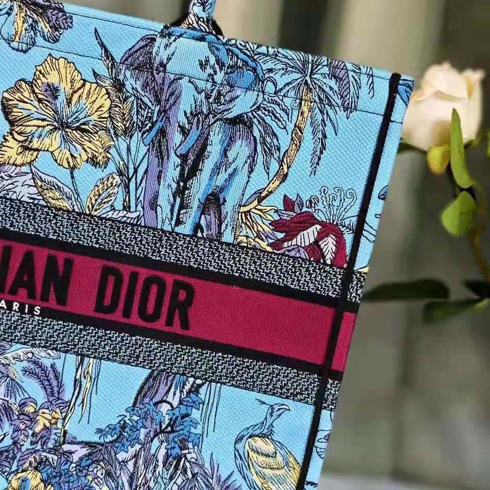 TÚI Dior Women Large Dior Book Tote Celestial Blue Multicolor Toile de Jouy Voyage Embroidery