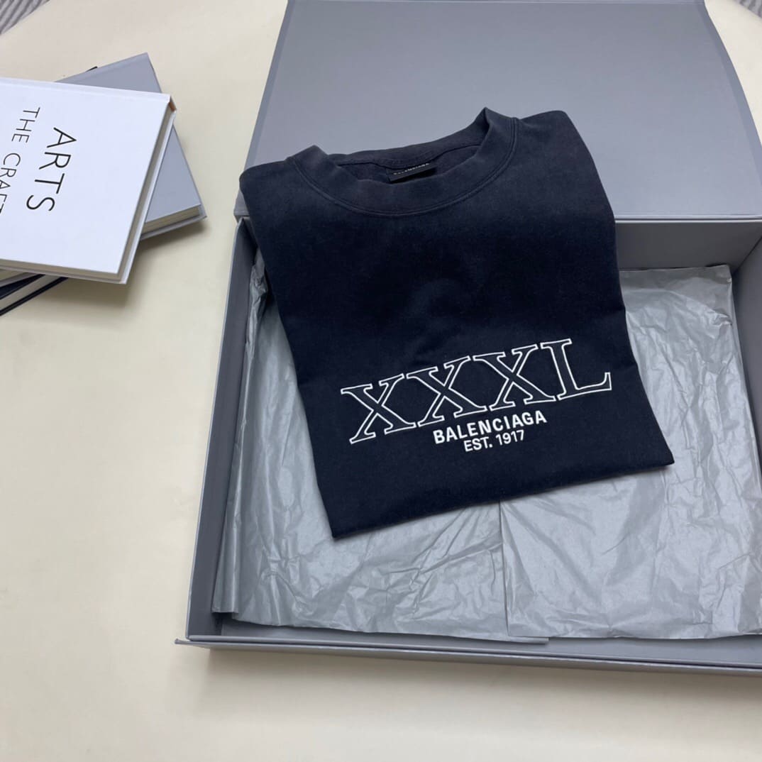 ÁO BALENCIAGA T SHIRT MÀU ĐEN UNISEX