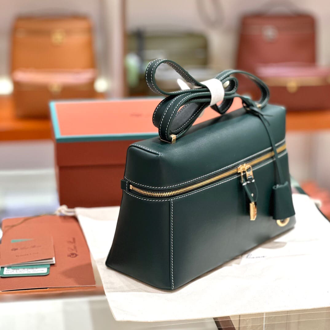TÚI Loro Piana Women Extra Pocket L27 in Sheepskin Leather Green