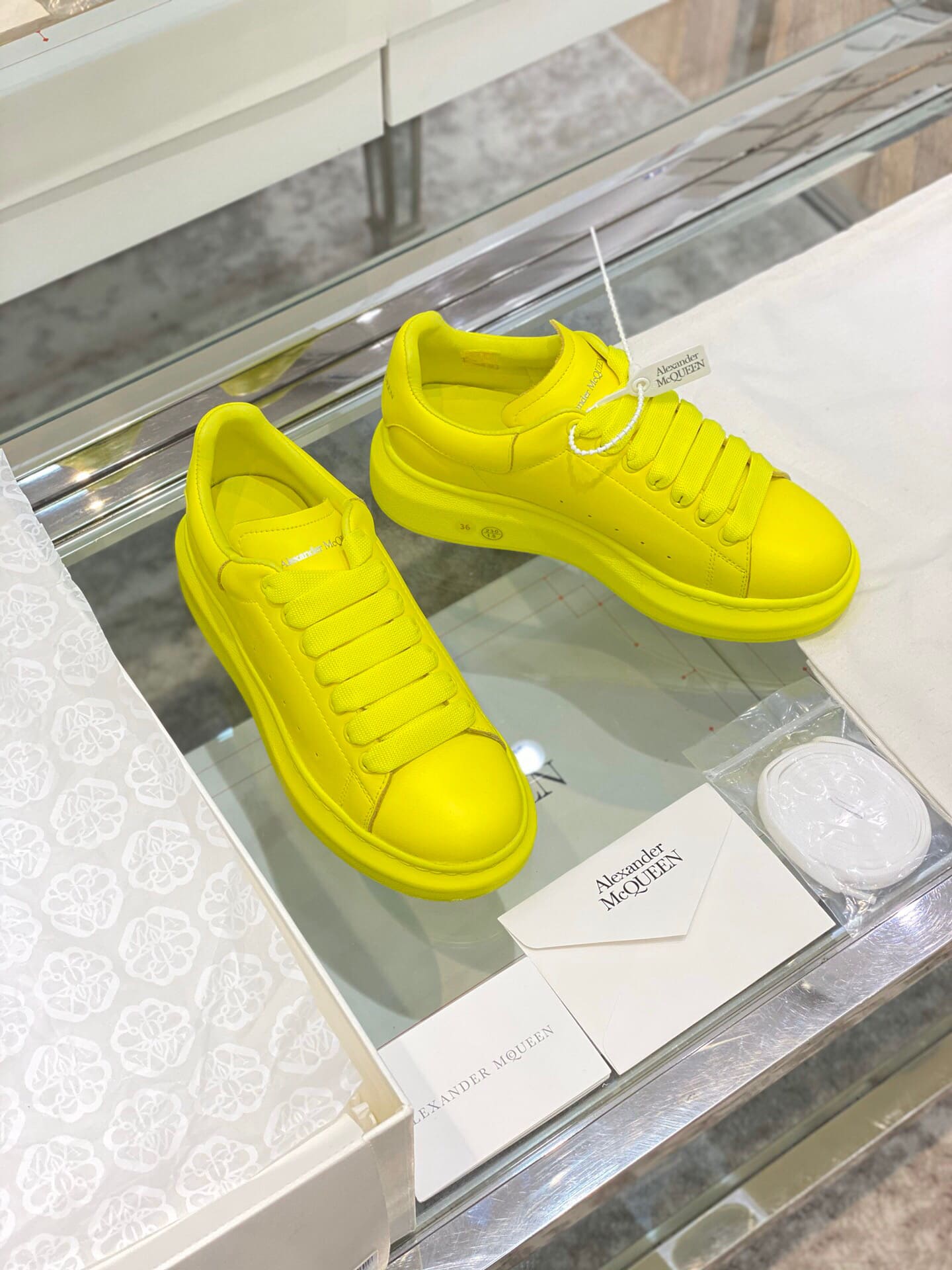 GIÀY ALEXANDER MCQUEEN SNEAKERS SHOES AAA UNISEX NAM VÀ NỮ DA BÊ HẢO HẠNG