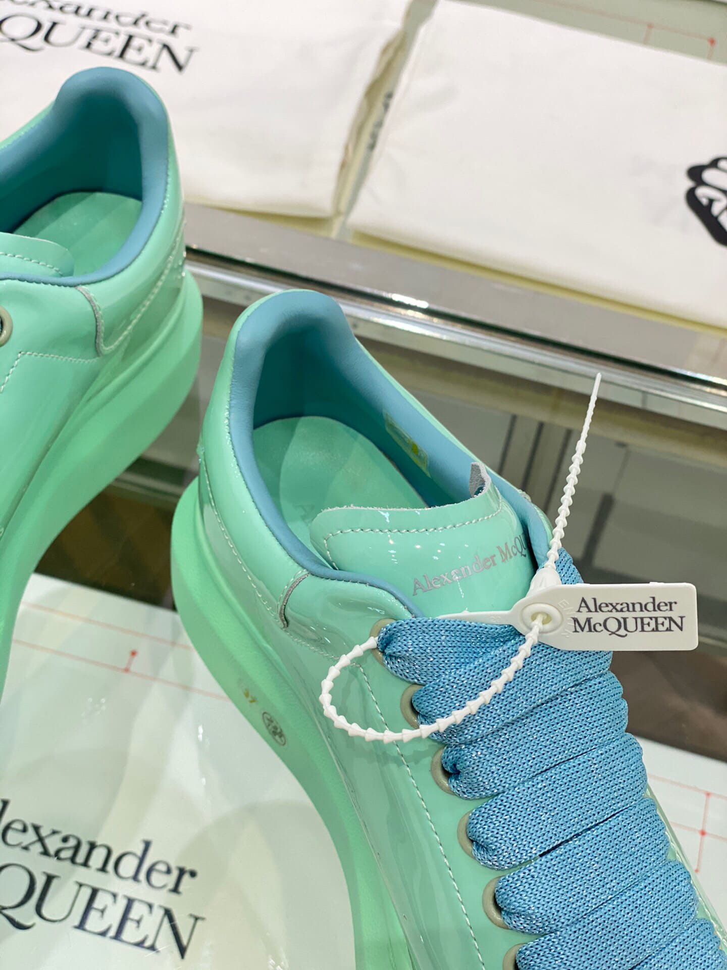 GIÀY ALEXANDER MCQUEEN SNEAKERS SHOES AAA UNISEX NAM VÀ NỮ DA BÊ HẢO HẠNG