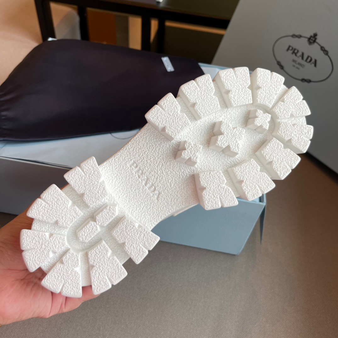 GIÀY PRADA Leather loafer High Sole