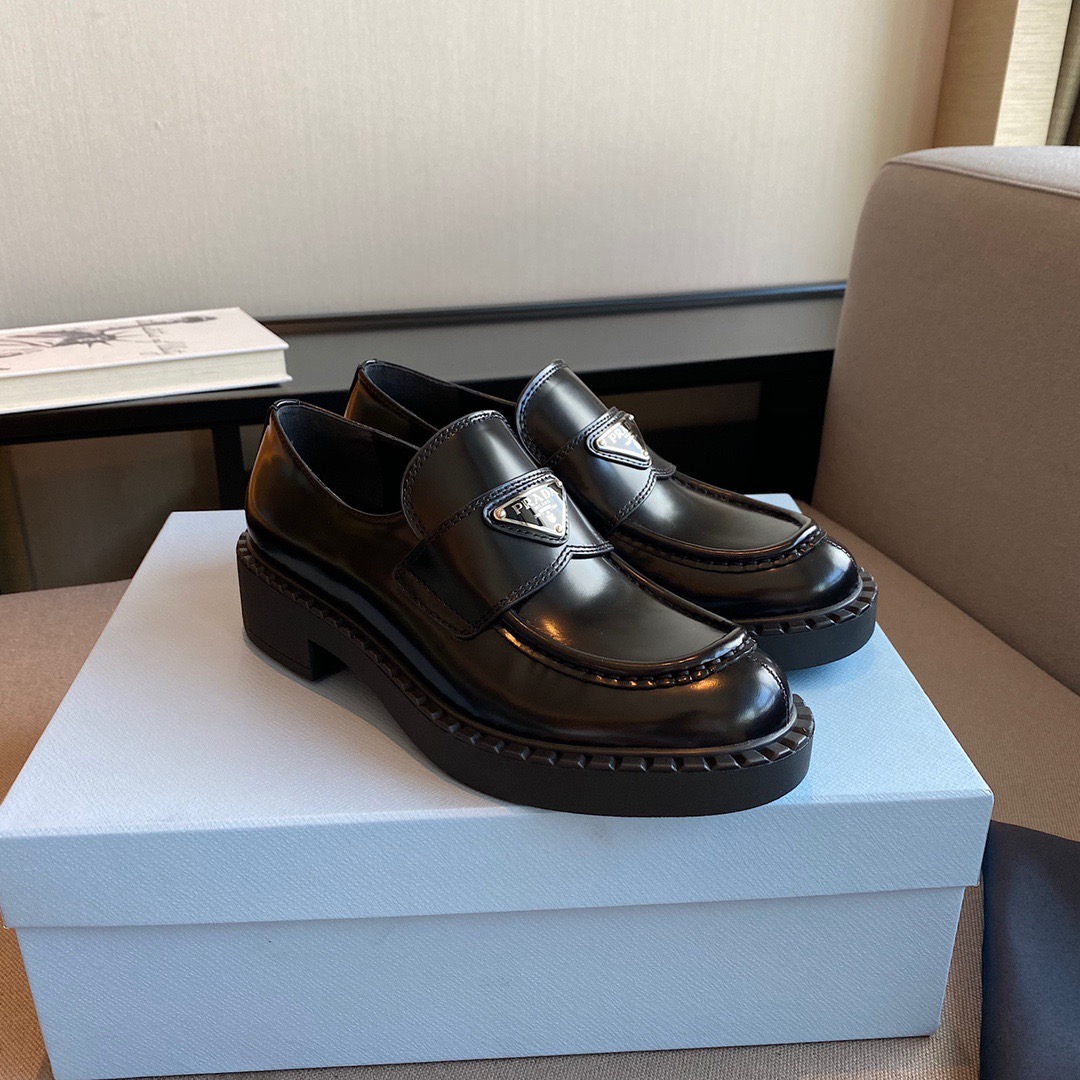 GIÀY PRADA Leather loafer