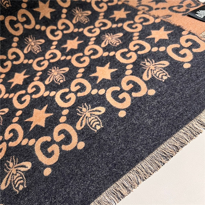 KHĂN Gucci GG Bee Cashmere scarf