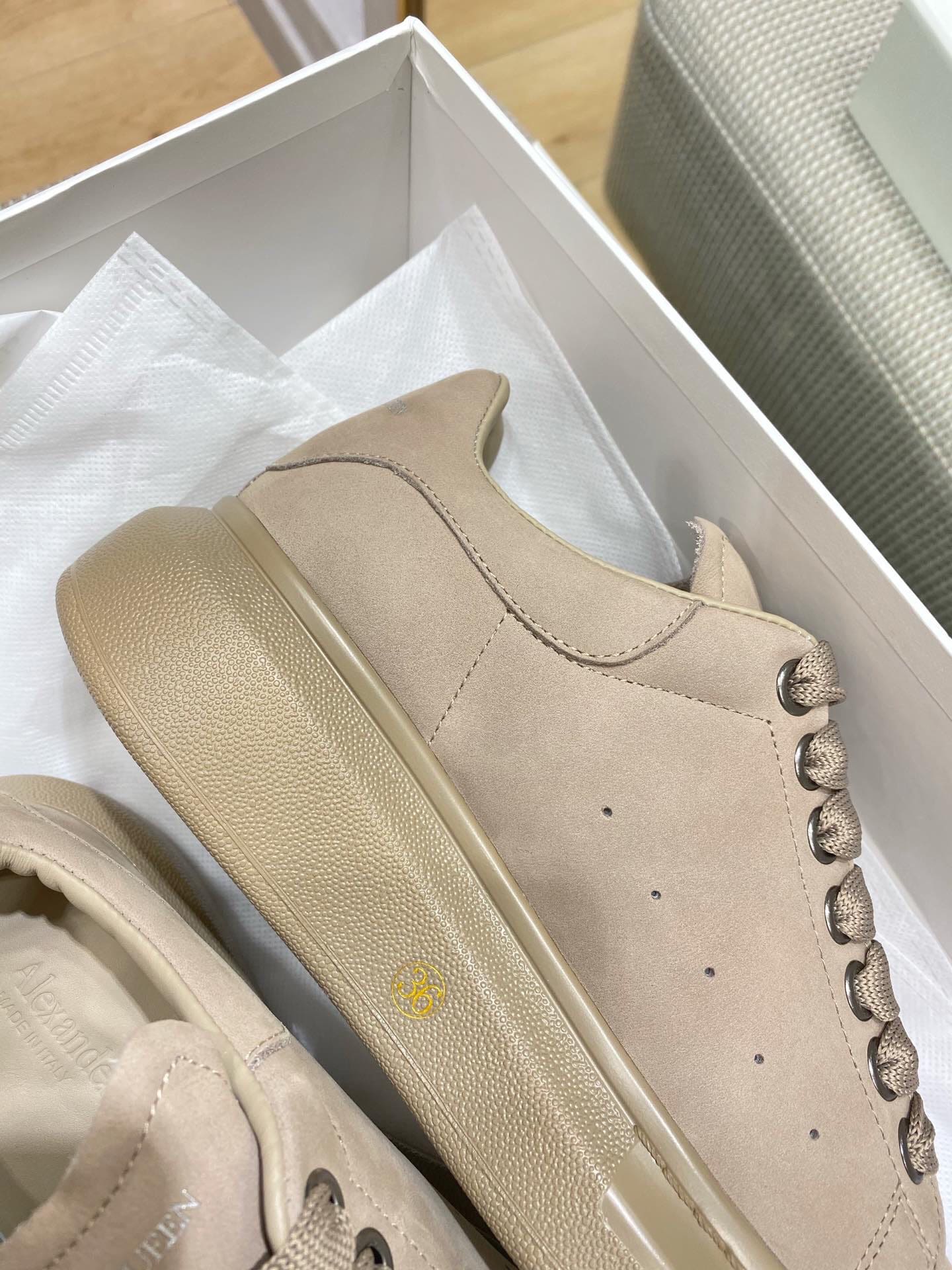 GIÀY ALEXANDER MCQUEEN SNEAKERS SHOES AAA UNISEX NAM VÀ NỮ DA BÊ HẢO HẠNG