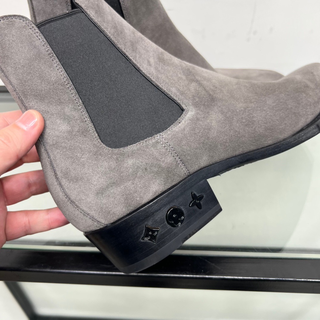 GIÀY LOUIS VUITTON GREY SUEDE LEATHER BOOTS SHOES