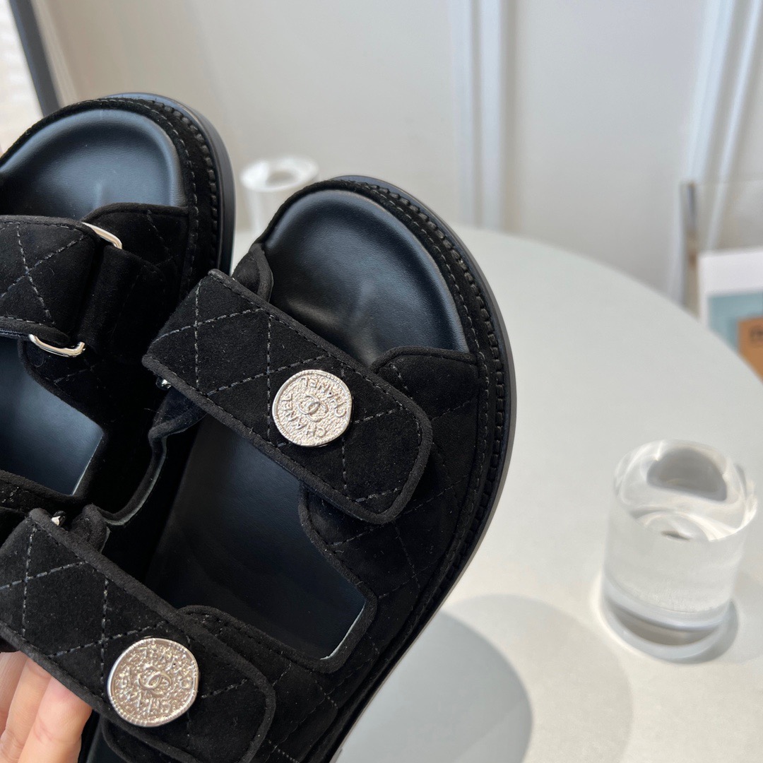 GIÀY CHANEL CC LOGO SANDALS