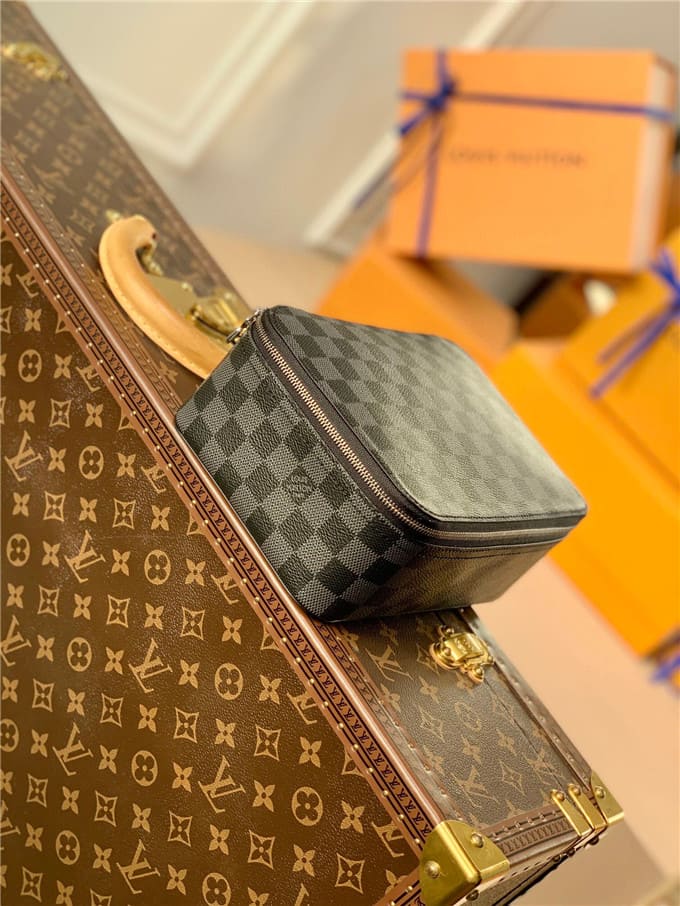 Túi LOUIS VUITTON 22.4cm jewelry case bag