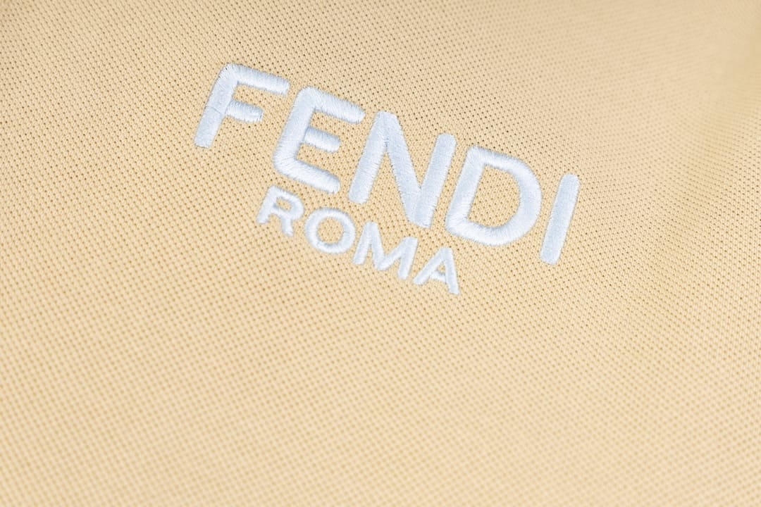 ÁO FENDI POLO SHIRT MÀU VÀNG NHẠT UNISEX