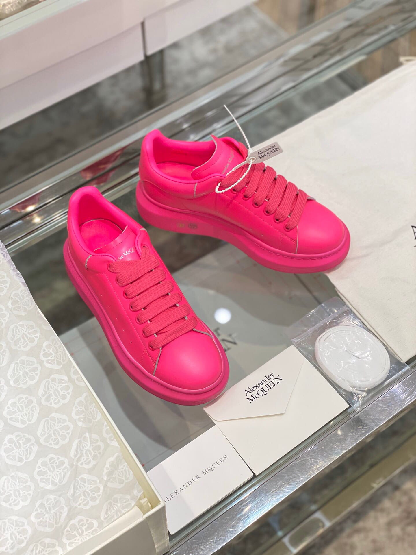 GIÀY ALEXANDER MCQUEEN SNEAKERS SHOES AAA UNISEX NAM VÀ NỮ DA BÊ HẢO HẠNG