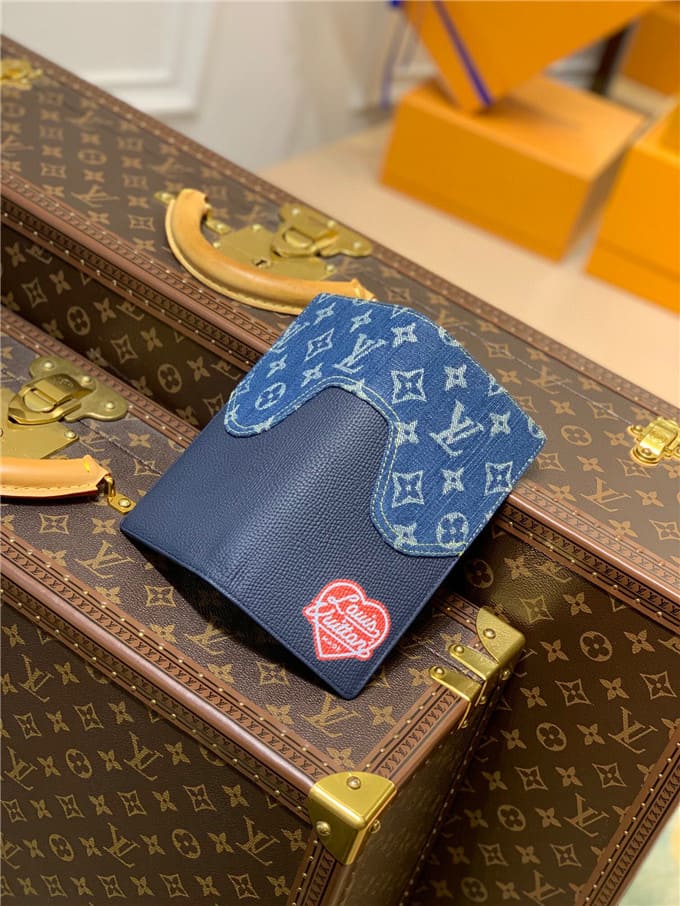 VÍ LOUIS VUITTON brazza wallet