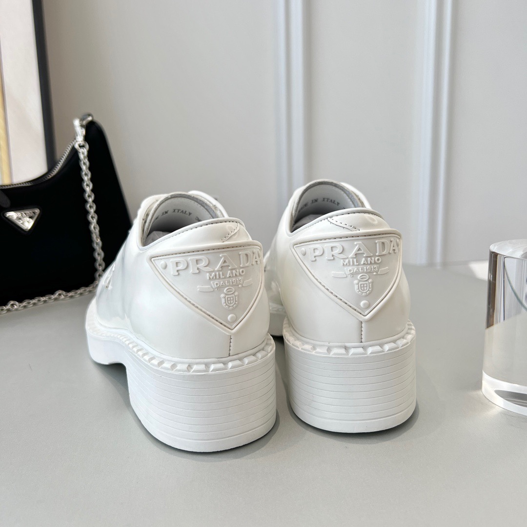 GIÀY PRADA TRIANGLE LOGO LOAFER SHOES