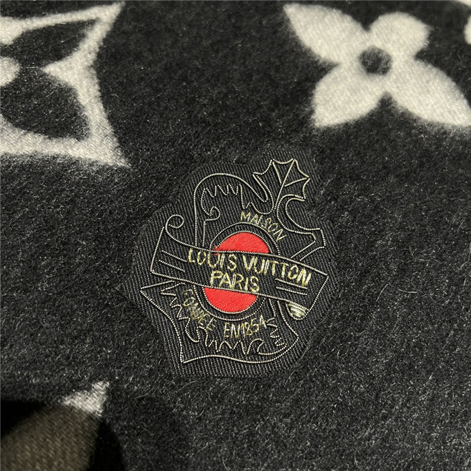 KHĂN Louis Vuitton cashmere Medal scarf