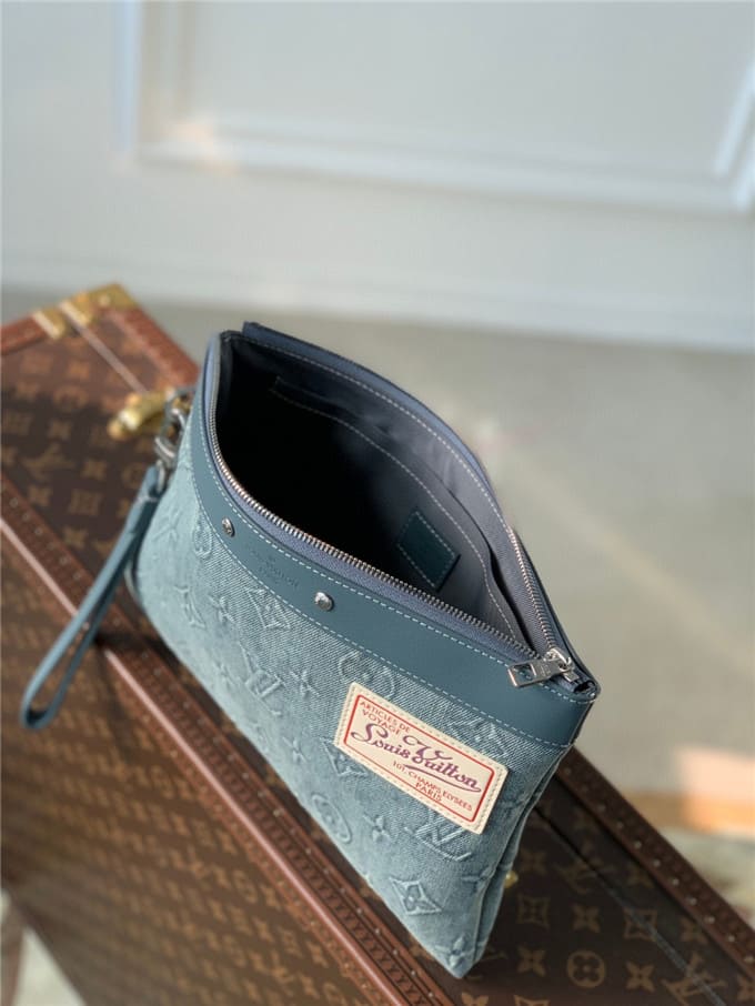 Túi LOUIS VUITTON pochette to-go bag unisex