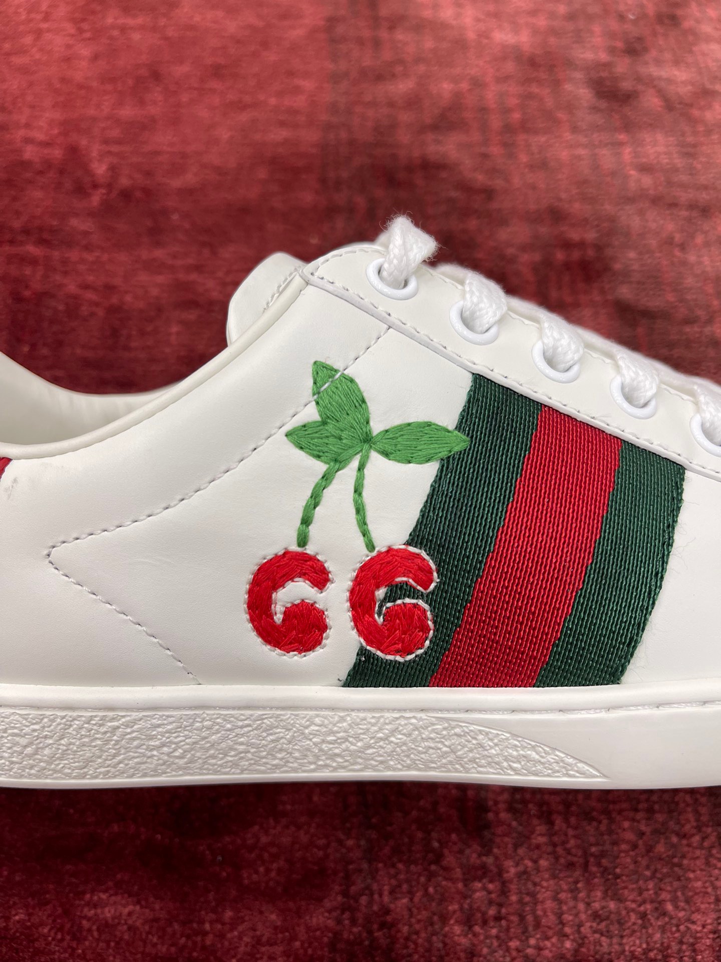 GIÀY GUCCI Leather Ace Sneakers Cherry White