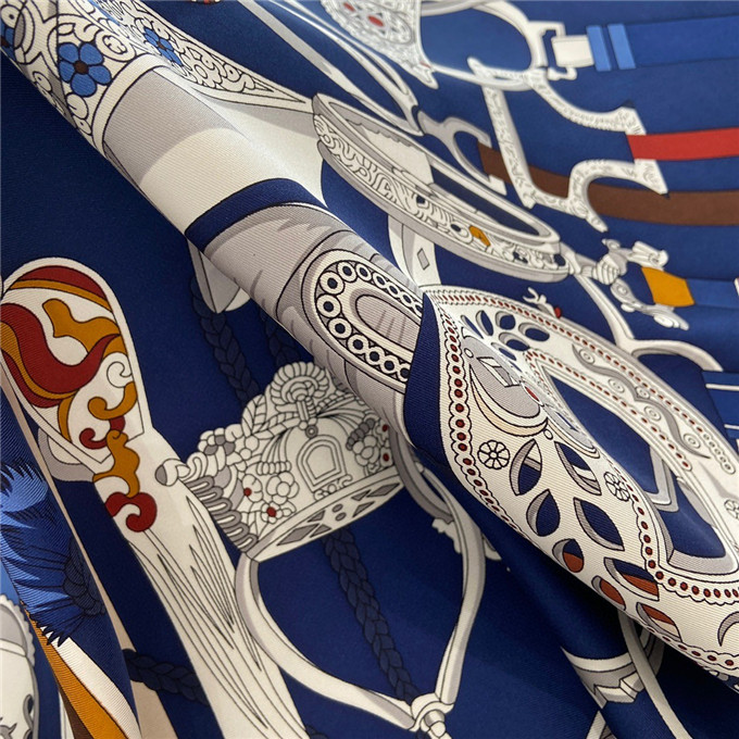 KHĂN Hermes Silk scarf