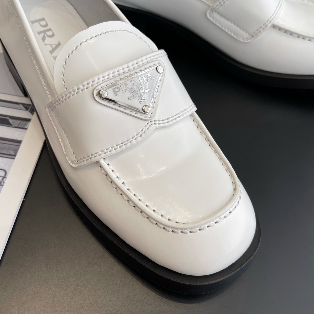 GIÀY PRADA TRIANGLE LOGO LOAFER SHOES