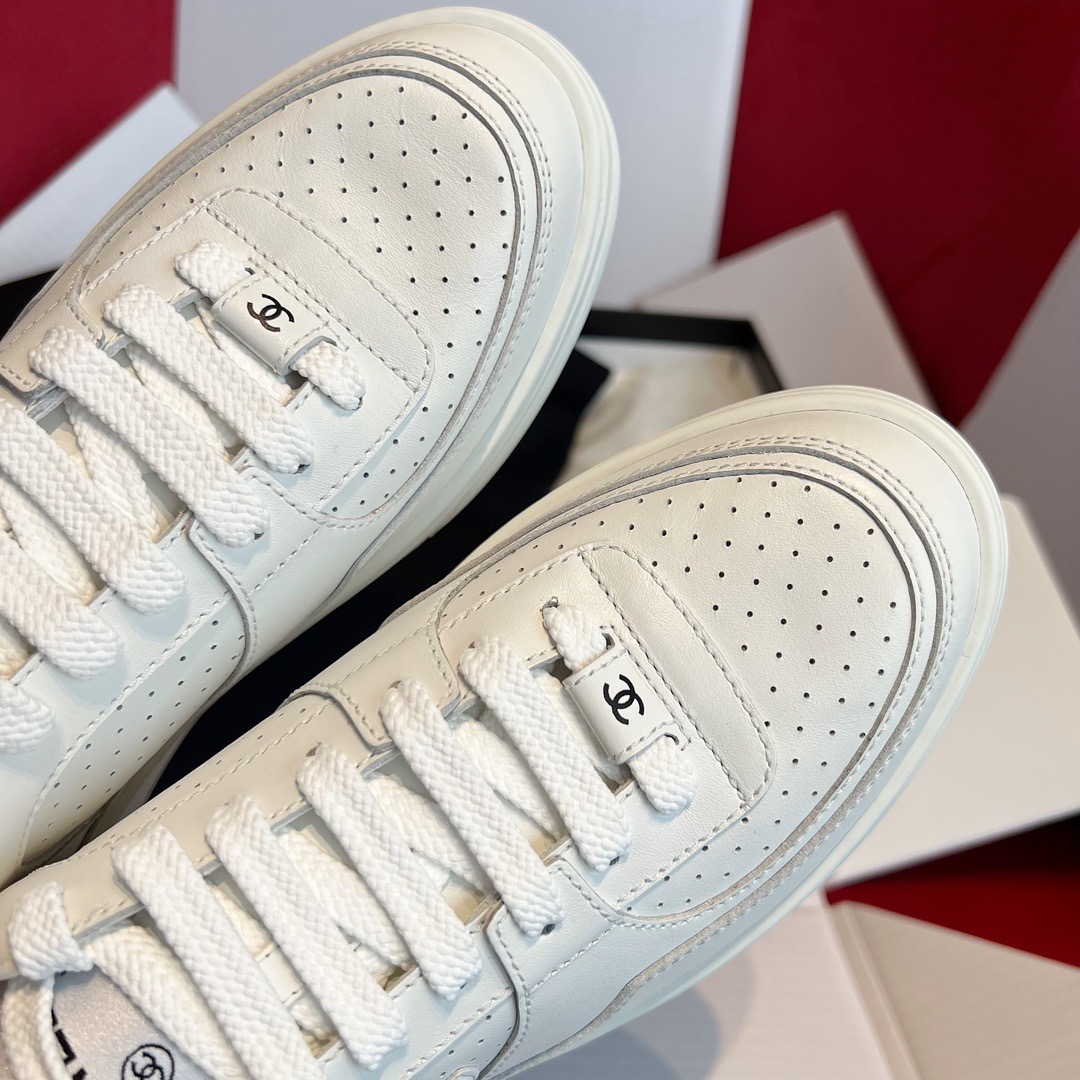 GIÀY CHANEL CC LOGO SNEAKERS SHOES
