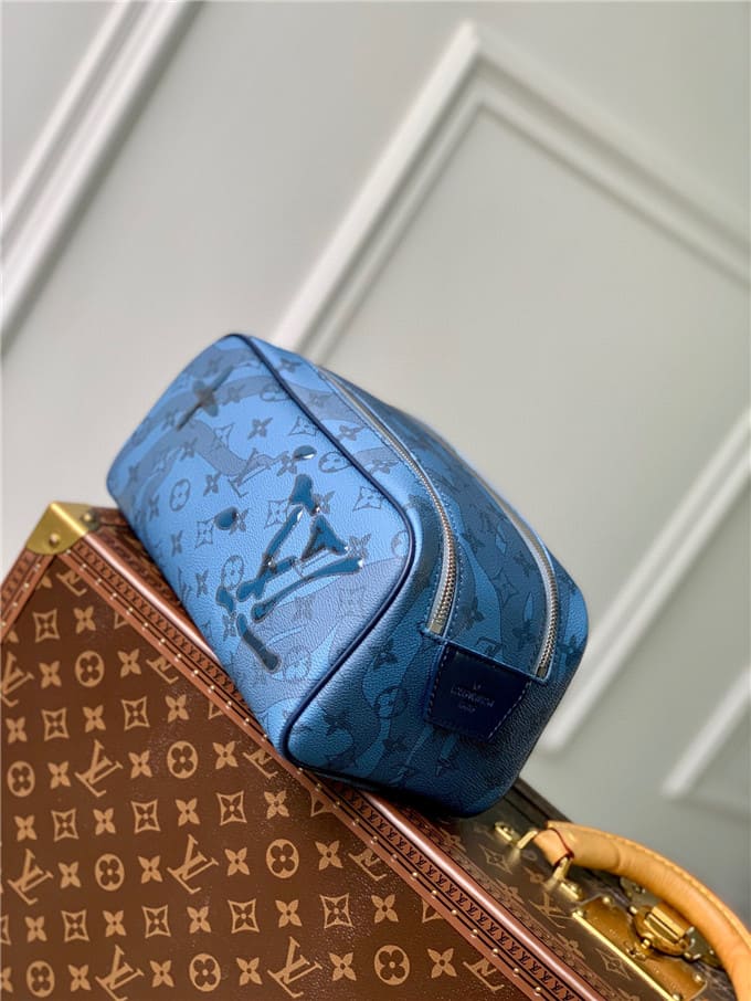 Túi LOUIS VUITTON dopp kit toilet pouch bag unisex