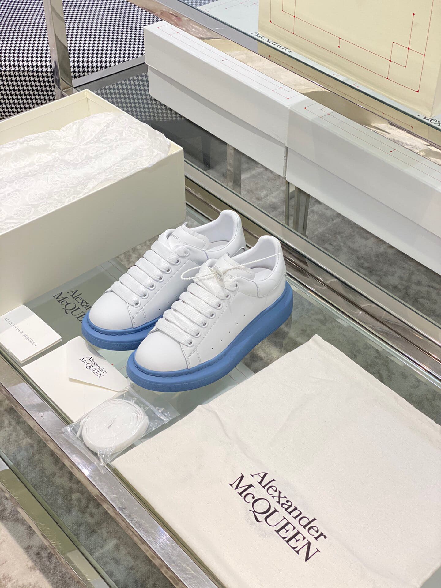 GIÀY ALEXANDER MCQUEEN SNEAKERS SHOES AAA UNISEX NAM VÀ NỮ DA BÊ HẢO HẠNG