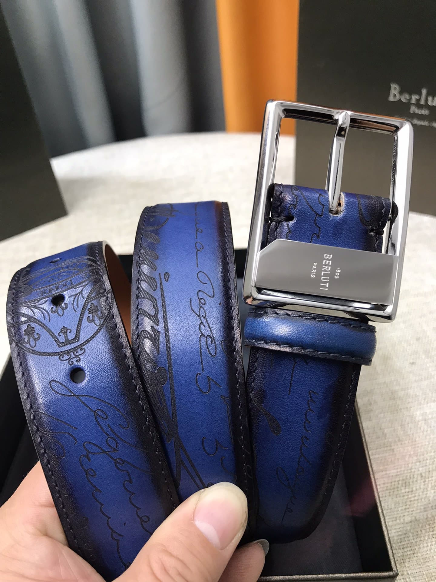 DÂY LƯNG BERLUTI PATINA Leather khóa trắng