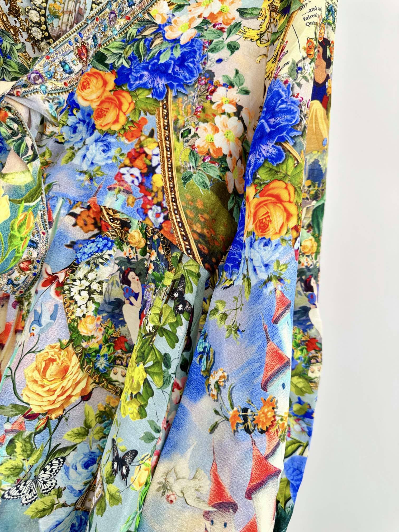 VÁY CAMILLA DISNEY Embellished V-Neck Mid Dress High Classy