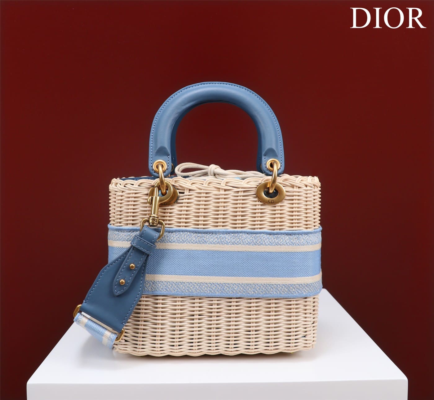 TÚI Dior Women Medium Lady Dior Bag Natural Wicker and Light Blue Dior Oblique Jacquard dệt tay bằng liễu gai