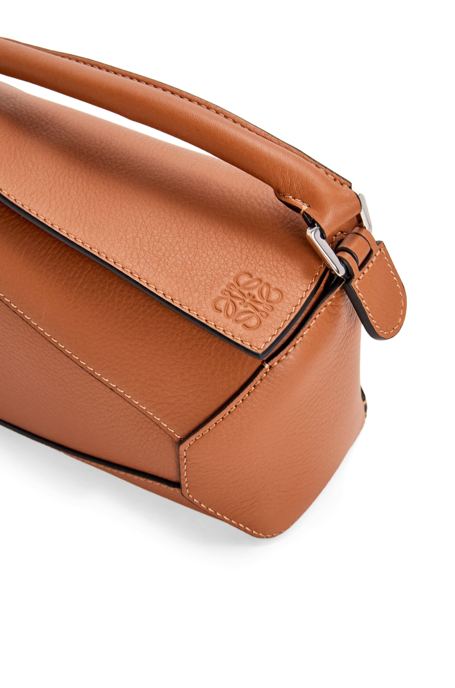 Túi LOEWE Mini Puzzle bag in classic calfskin tan