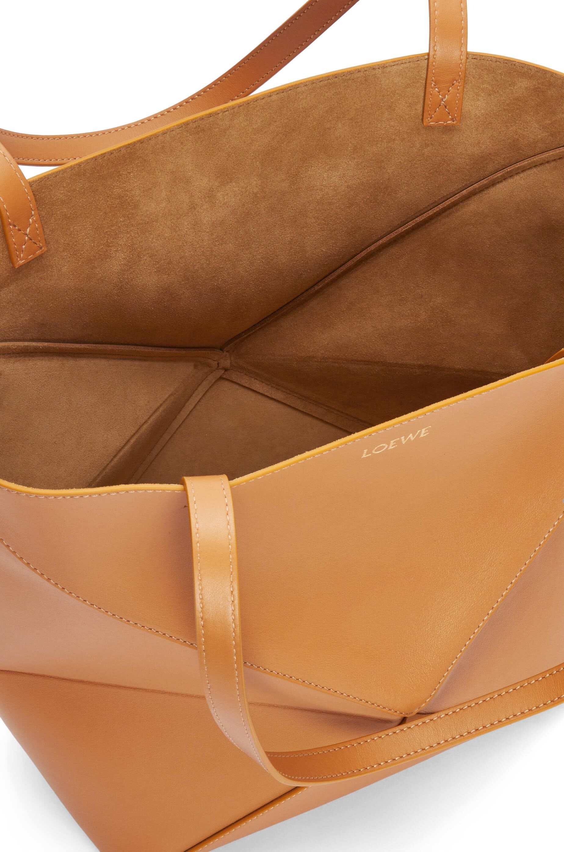 Túi LOEWE Puzzle Fold Tote in shiny calfskin sand