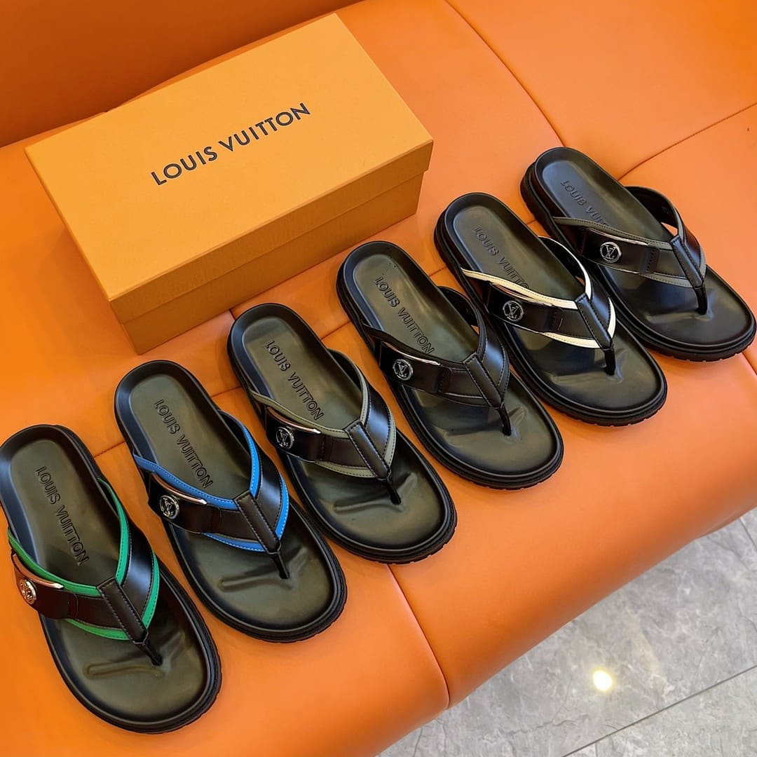 DÉP LOUIS VUITTON TRIANGLE LOGO SANDAL AAA