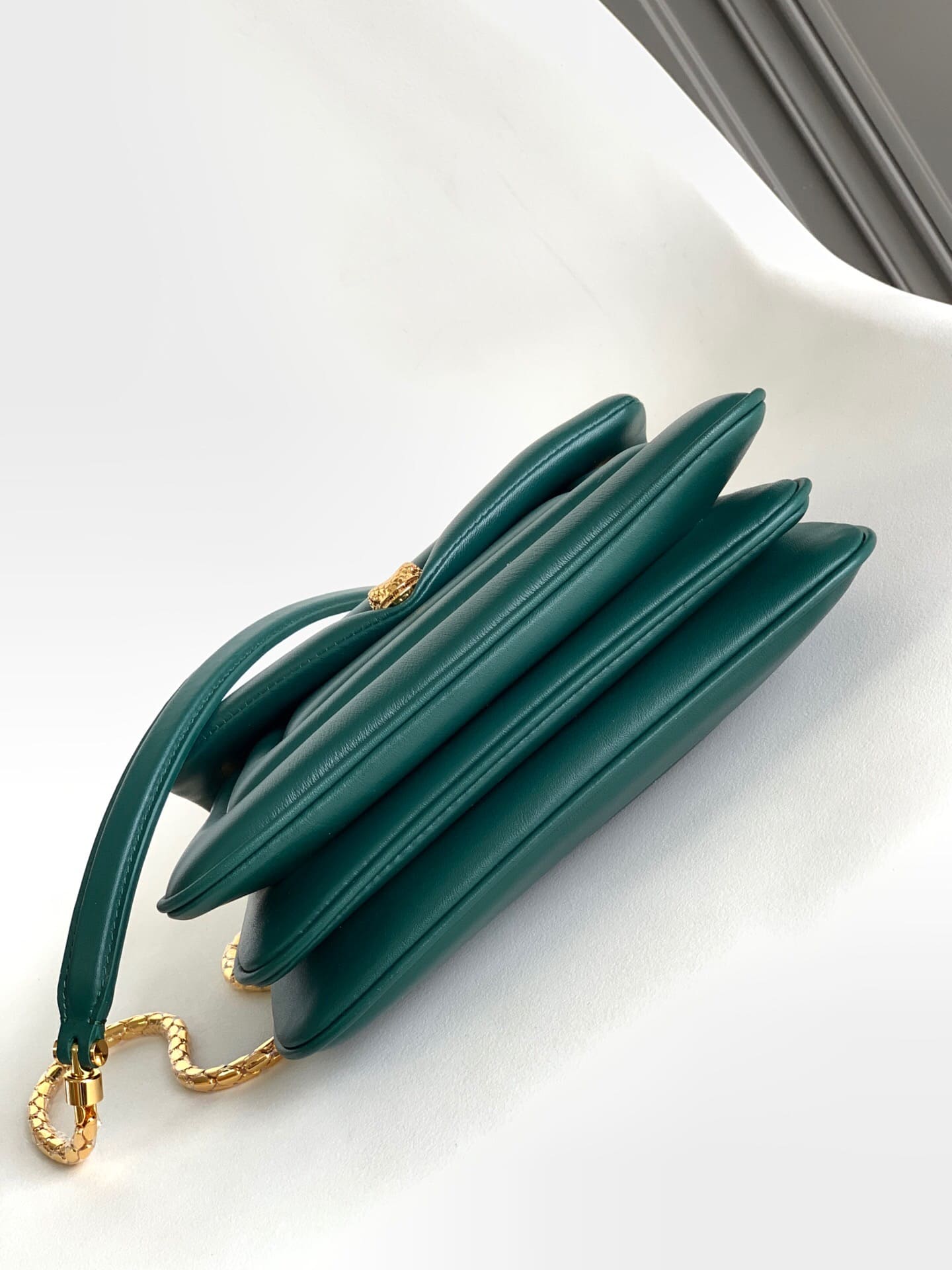 TÚI BVLGARI SERPENTI CALFSKIN GREEN