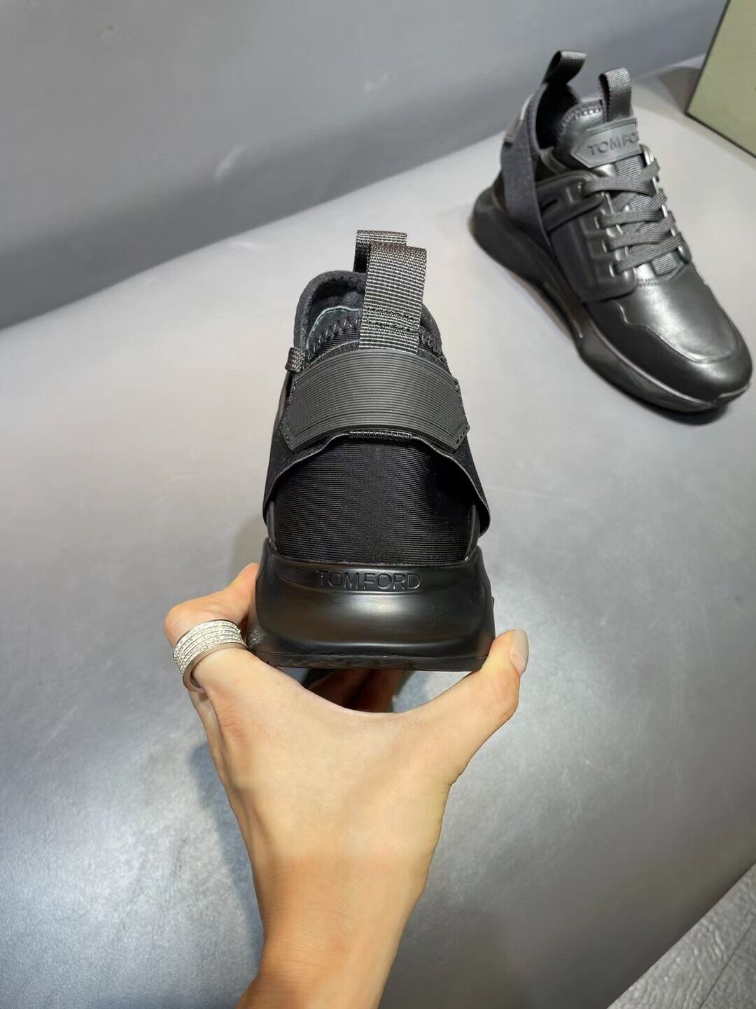 GIÀY TOM FORD TF BLACK LEATHER SNEAKER SHOES AAA