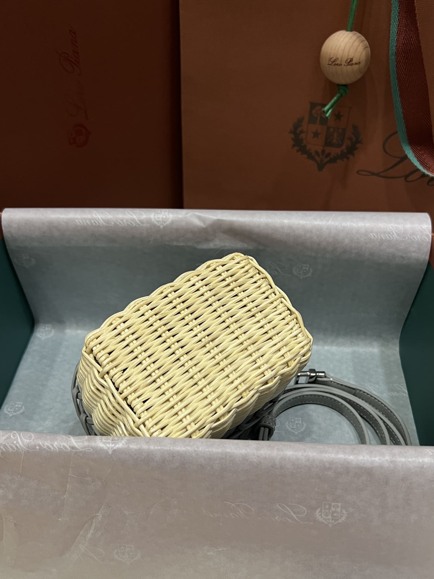 TÚI Loro Piana Women Extra Pocket Cross Body Wicker bằng da bê kết hợp tre đan