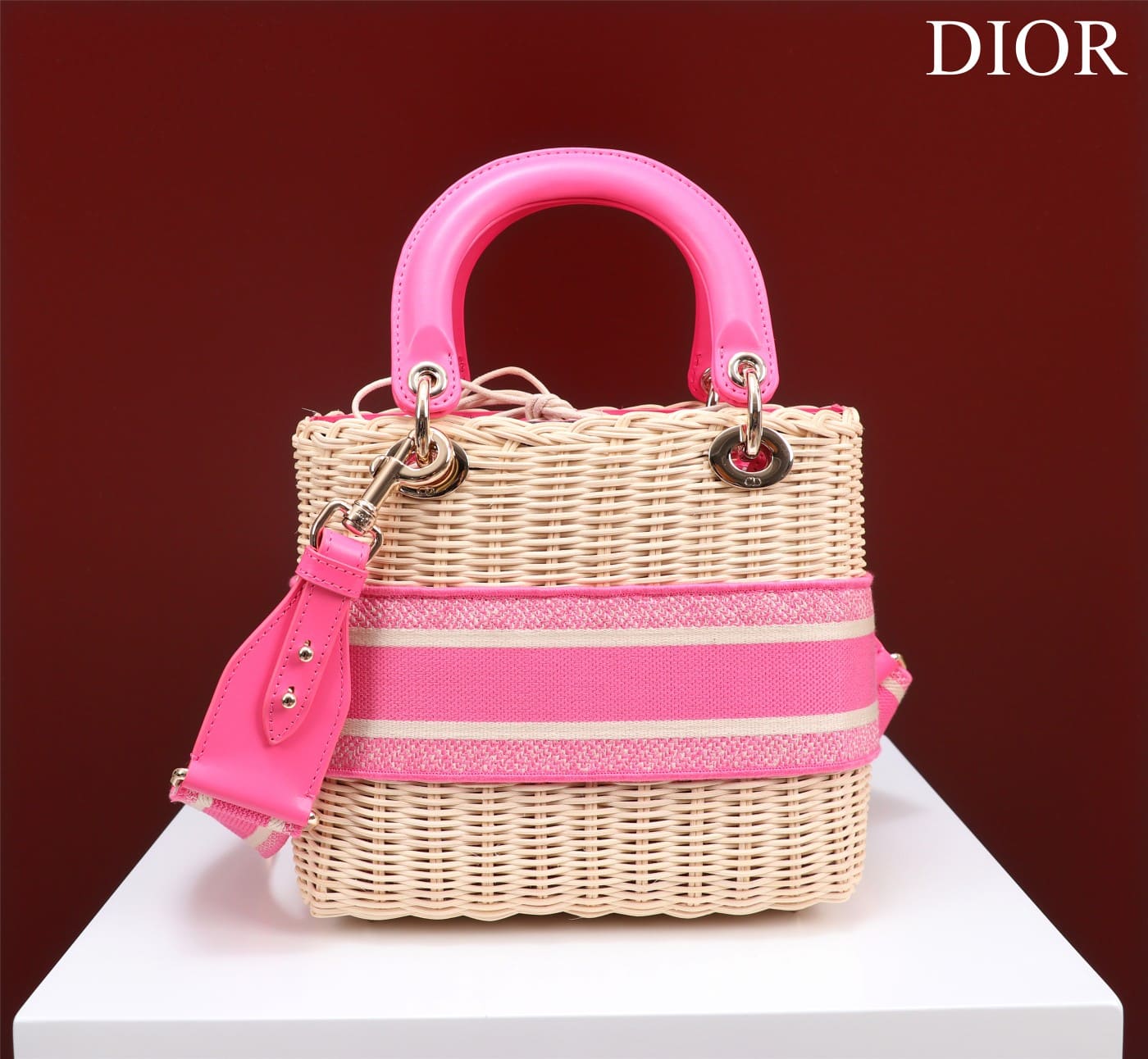 TÚI Dior Women Medium Lady Dior Bag Natural Wicker and Pink Dior Oblique Jacquard dệt tay bằng liễu gai
