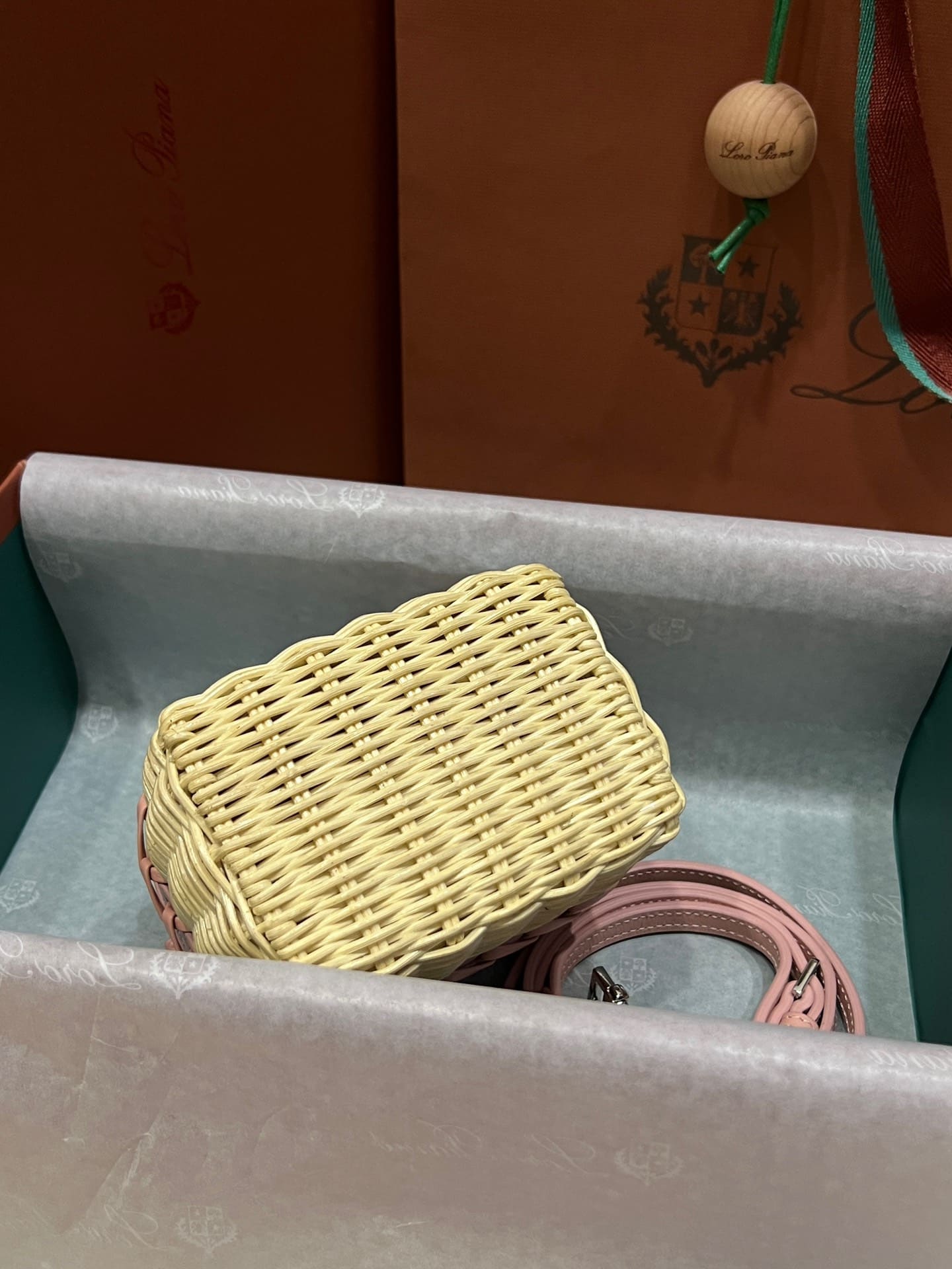 TÚI Loro Piana Women Extra Pocket Cross Body Wicker bằng da bê kết hợp tre đan