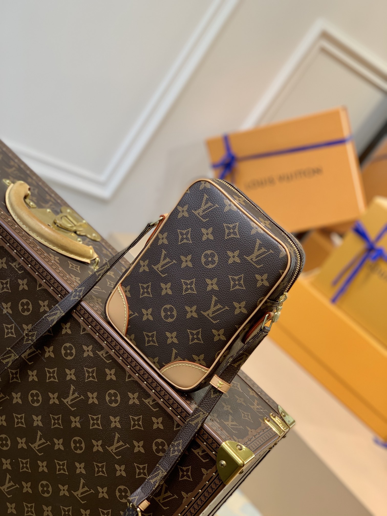 TÚI LOUIS VUITTON MONOGRAM Messenger Bag