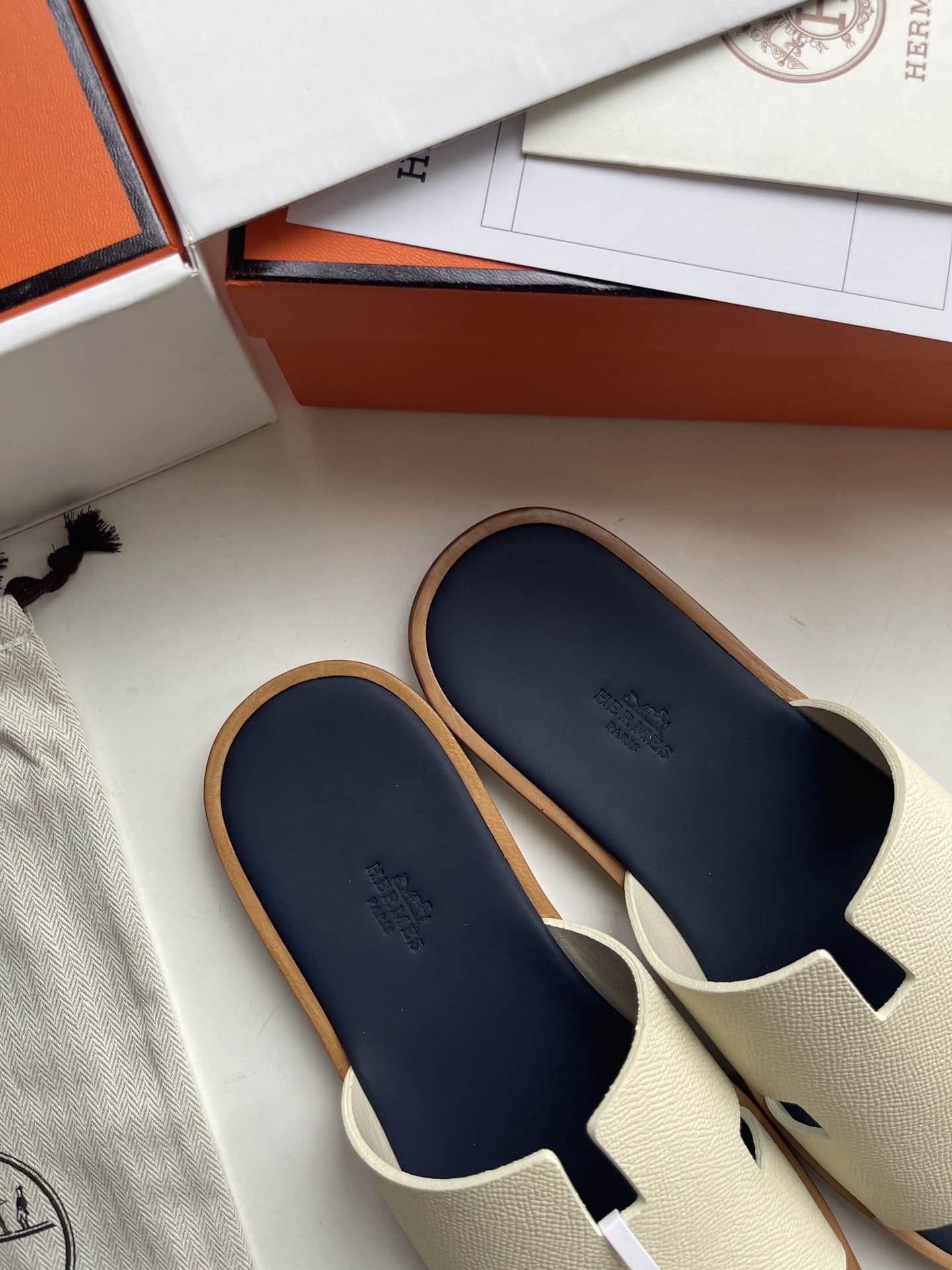 DÉP HERMES IZMIR WHITE H SANDAL AAA