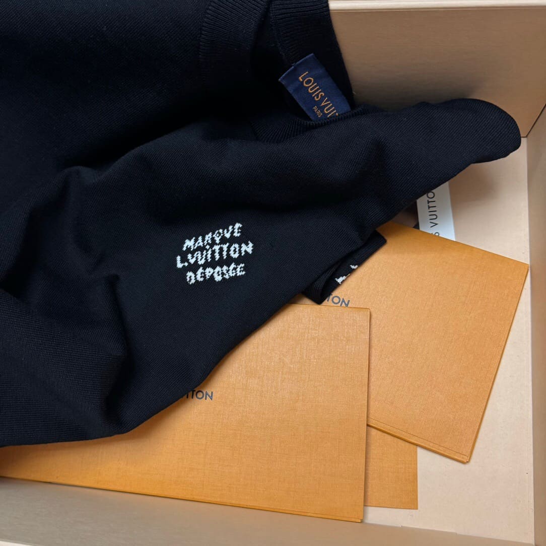ÁO LOUIS VUITTON T SHIRT MÀU ĐEN UNISEX