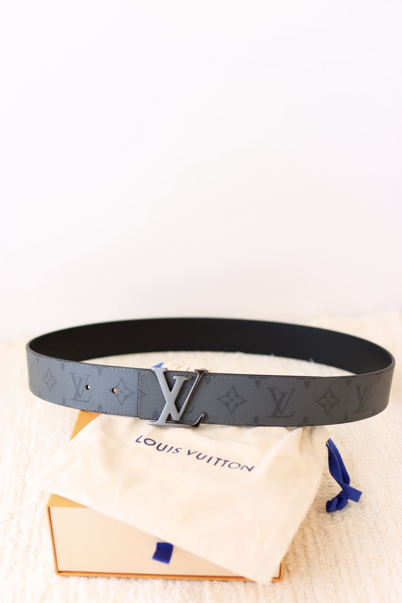 DÂY LƯNG LOUIS VUITTON LV GRAY MONOGRAM Khóa đen bóng