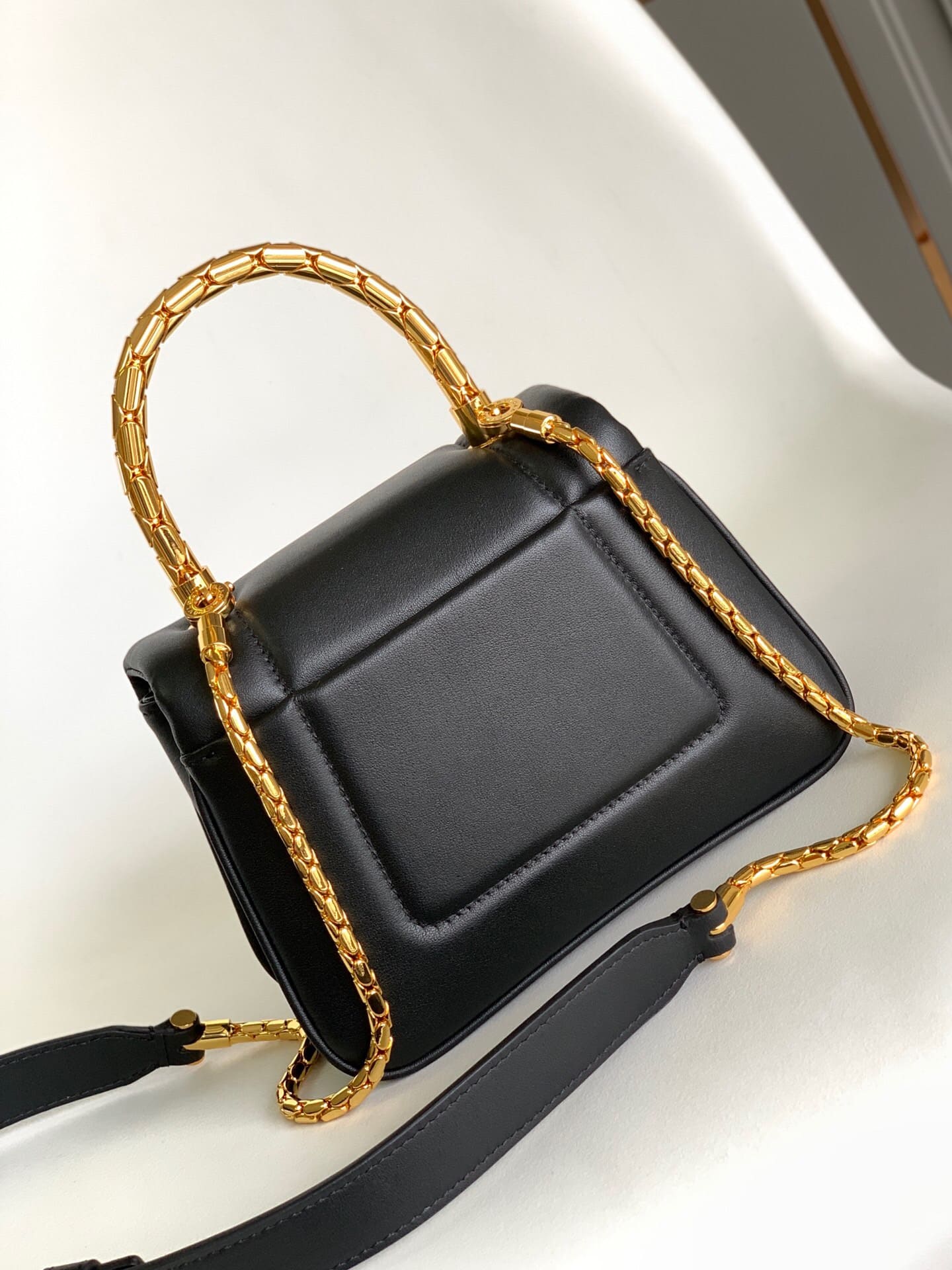 TÚI BVLGARI SERPENTI CALFSKIN BLACK