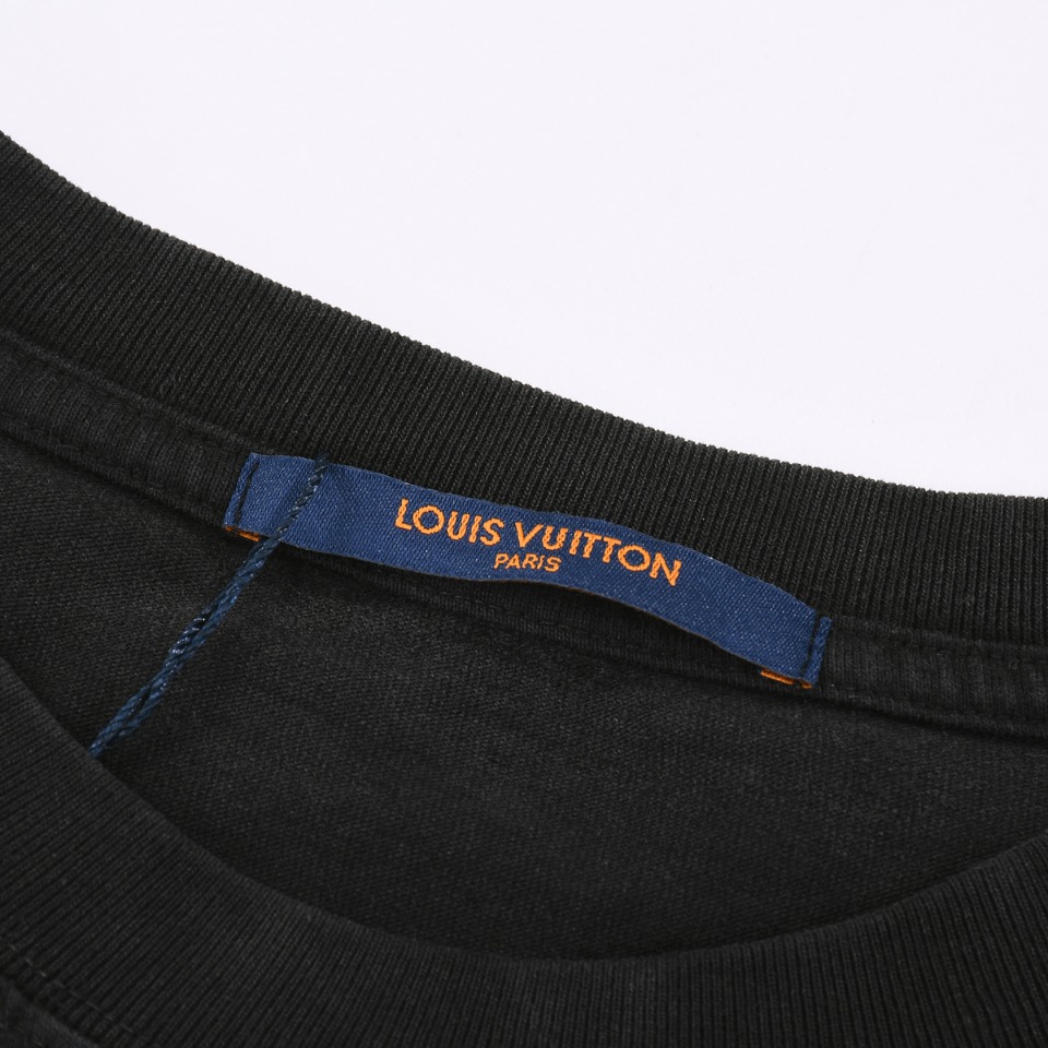 ÁO LOUIS VUITTON NECLACE LV Logo T-Shirt