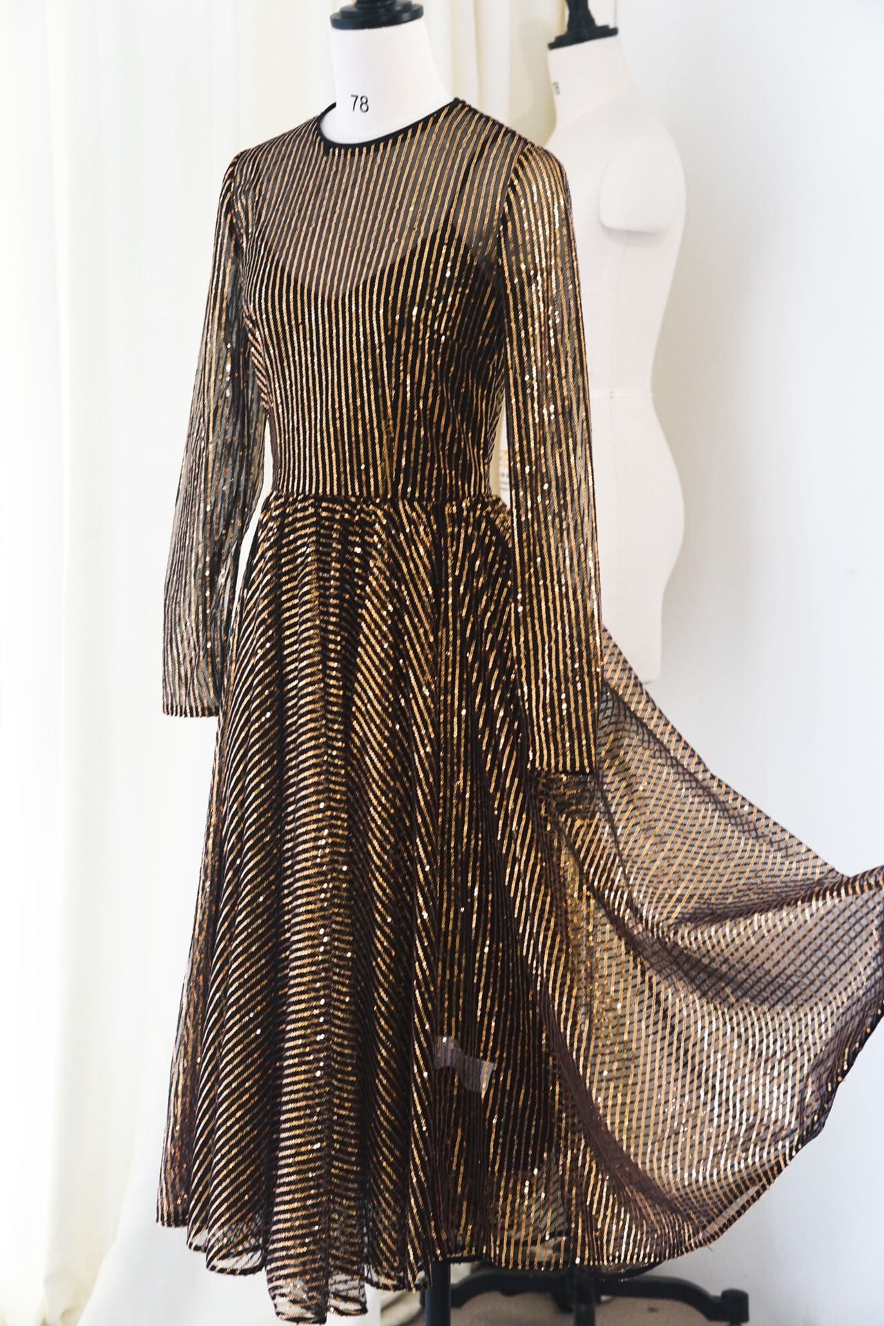 VÁY DOLCE & GABBANA ROUND NECK SEQUIN PARTY LONG DRESS High Classy