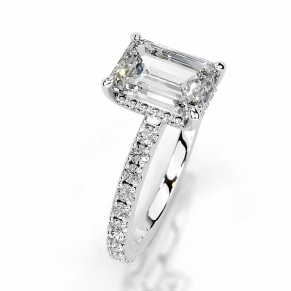 Nhẫn kim cương nhân tạo hình Emerald ngọc lục bảo vàng trắng 18K