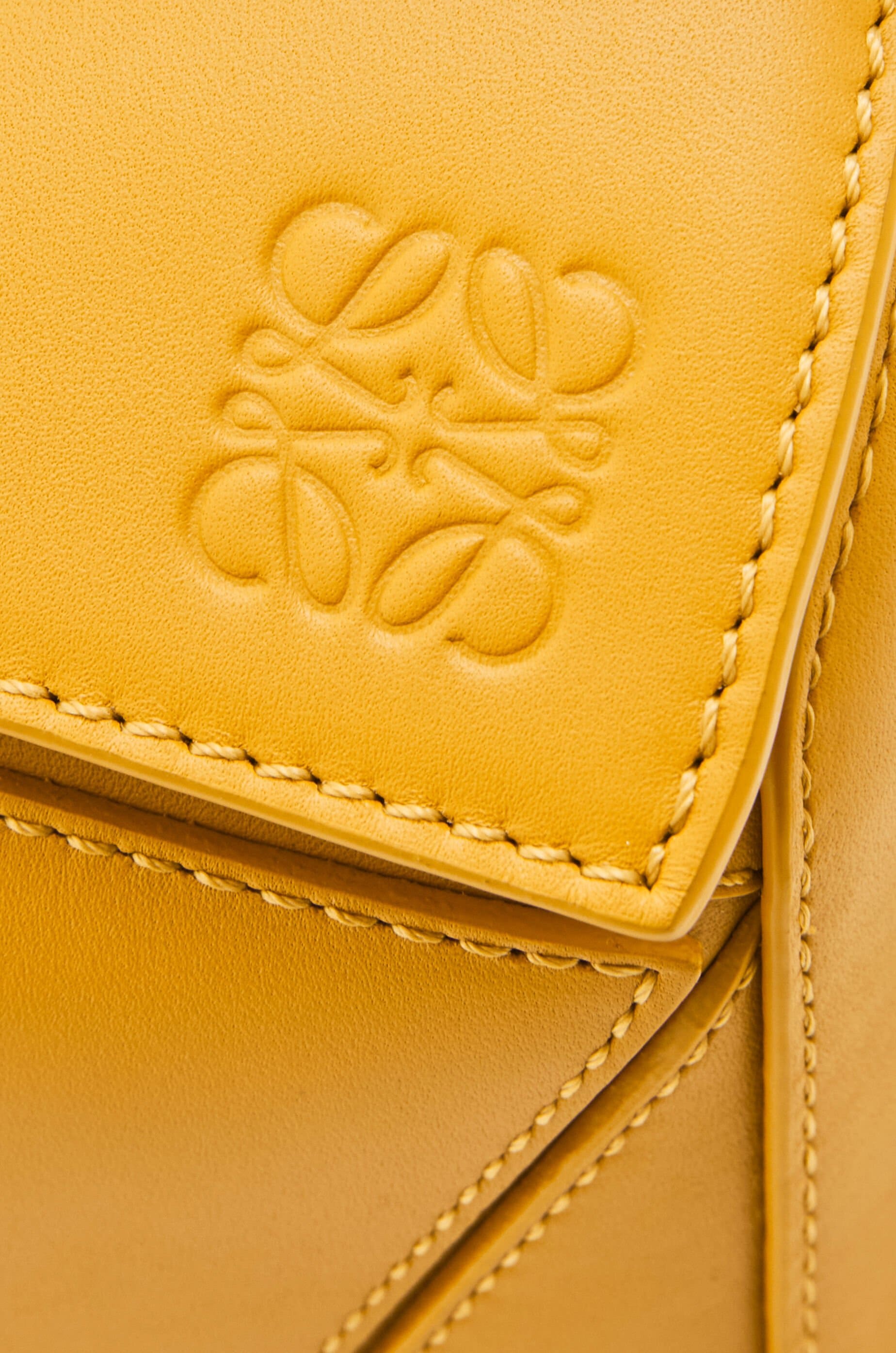 Túi LOEWE Small Puzzle bag in satin calfskin yellow