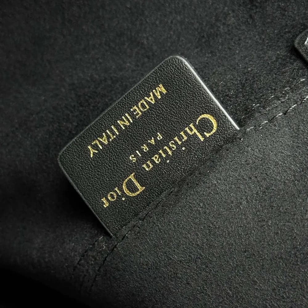 TÚI Dior Toujours màu đen vải tuýt có họa tiết Cannage màu trắng cỡ trung