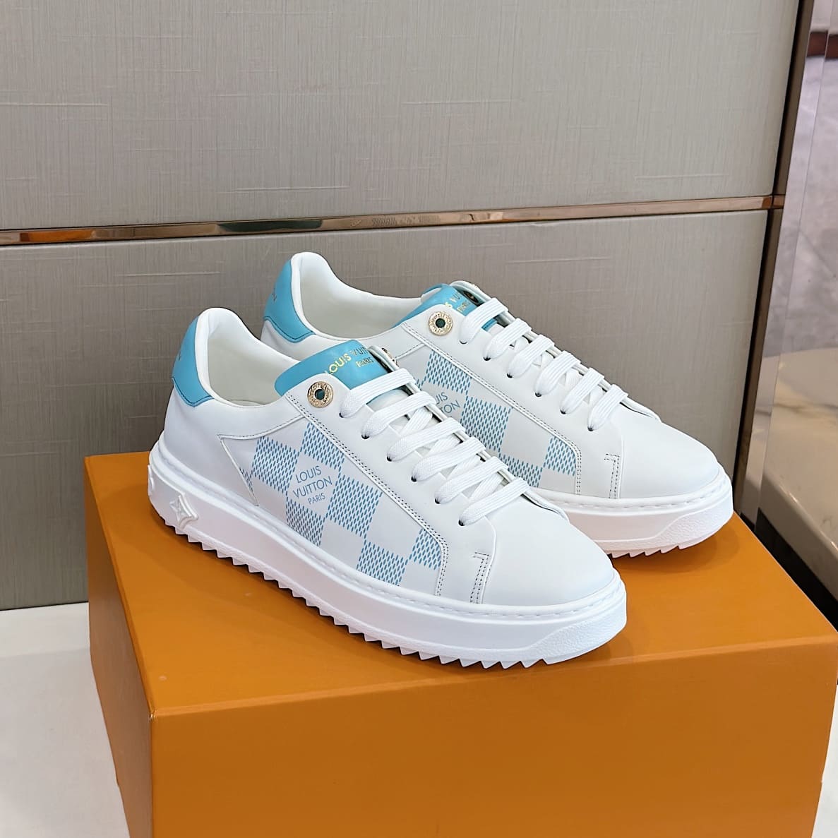 GIÀY LOUIS VUITTON TIME OUT MONOGRAM SNEAKERS SHOES AAA