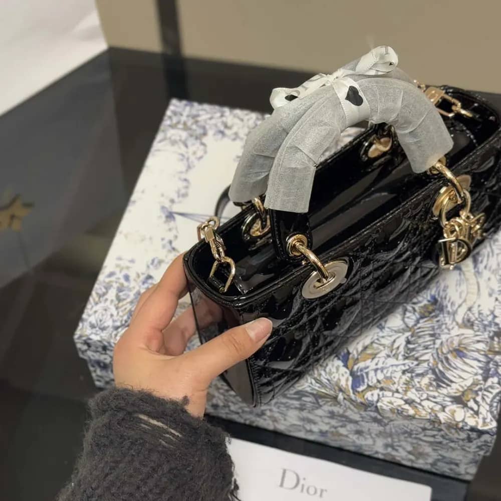 TÚI Dior Women Small Lady D-Joy màu đen da bê Cannage Patent