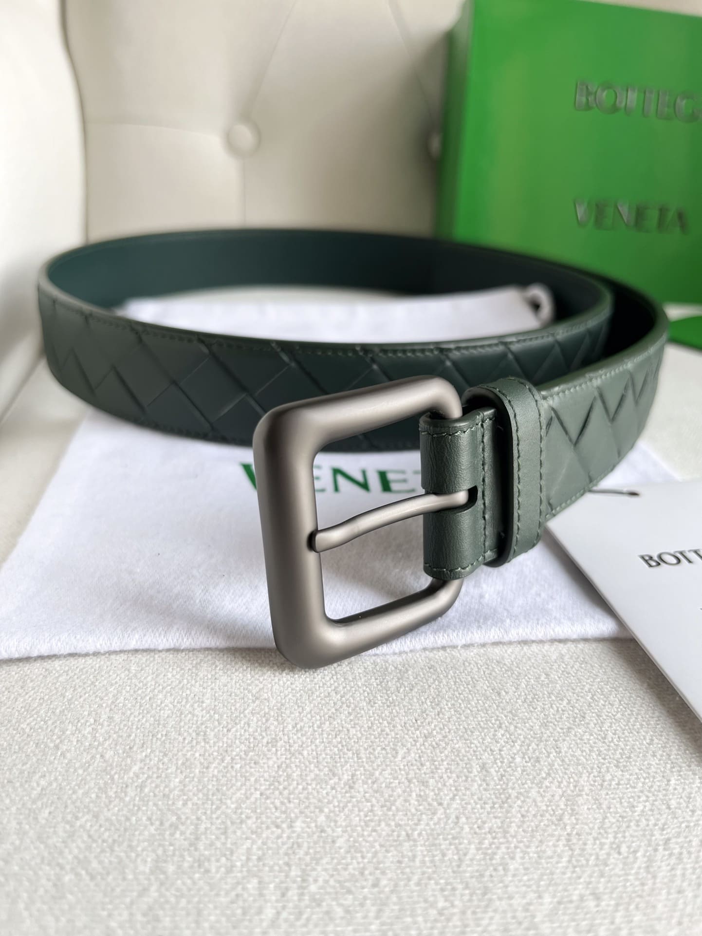 DÂY LƯNG BOTTGA VENETA GREEN INTRECCIATO LEATHER Khóa đen mờ